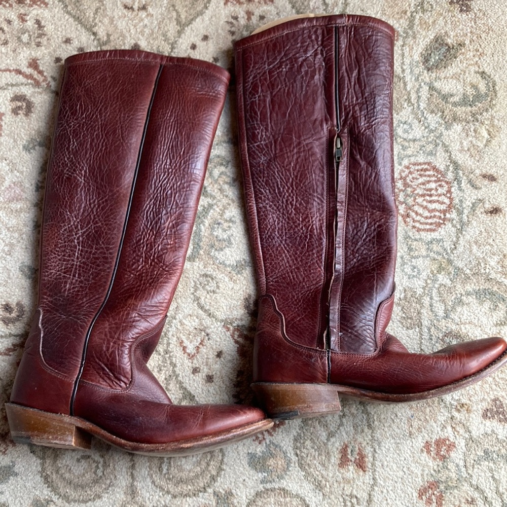 Womens tall genuine leather boots size 7 cowgirl boots in good used condition